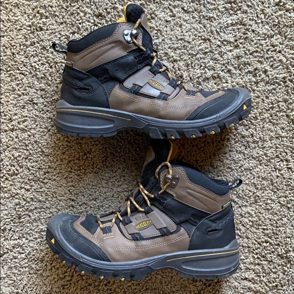 KEEN Men's Brown and Black Boots